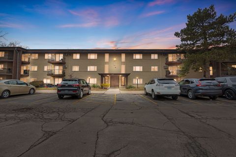 Photo of 525 S Cleveland Avenue #208, Arlington Heights, IL 60005 (MLS # 12584433)