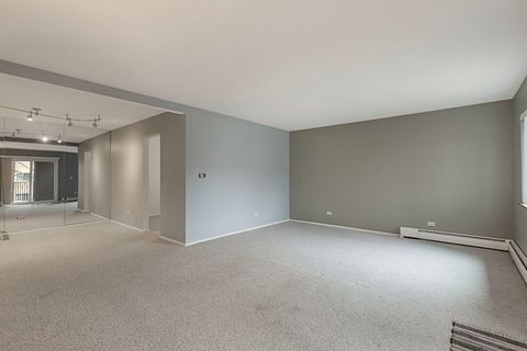 Tiny photo for 525 S Cleveland Avenue #208, Arlington Heights, IL 60005 (MLS # 12584433)