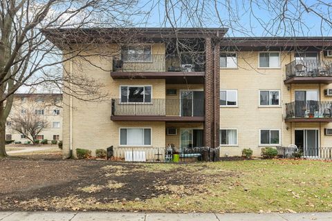 Tiny photo for 525 S Cleveland Avenue #208, Arlington Heights, IL 60005 (MLS # 12584433)