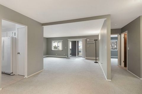 Tiny photo for 525 S Cleveland Avenue #208, Arlington Heights, IL 60005 (MLS # 12584433)