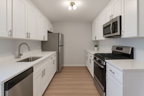 Tiny photo for 245 S Park Lane #321, Palatine, IL 60074 (MLS # 12015807)