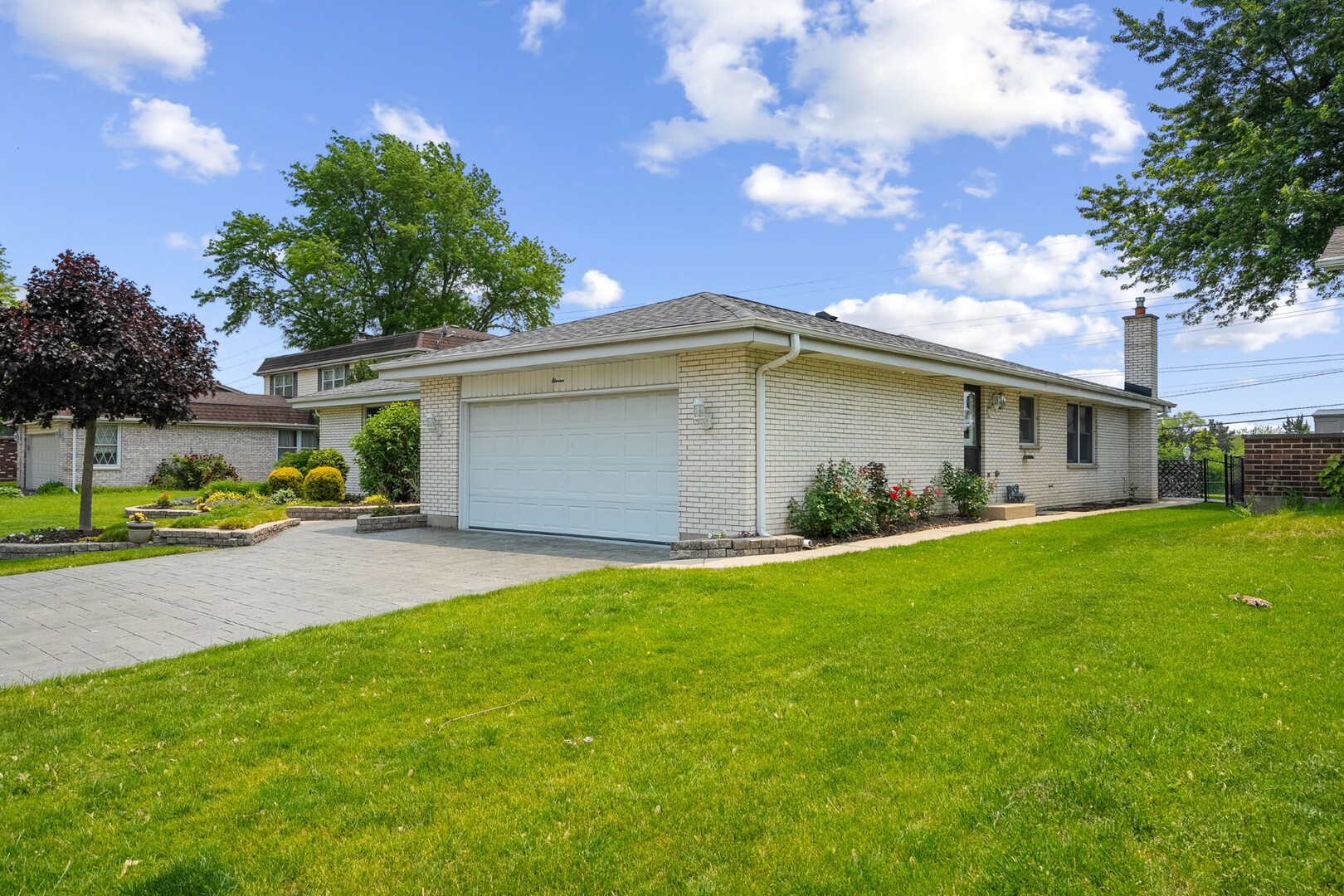 11 E Appletree Lane