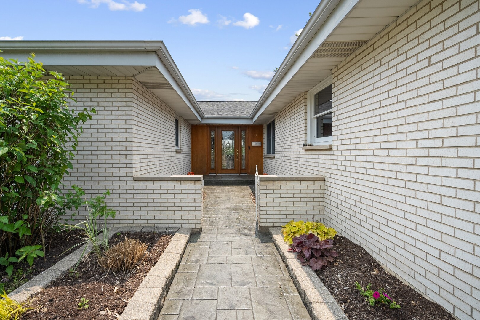 11 E Appletree Lane