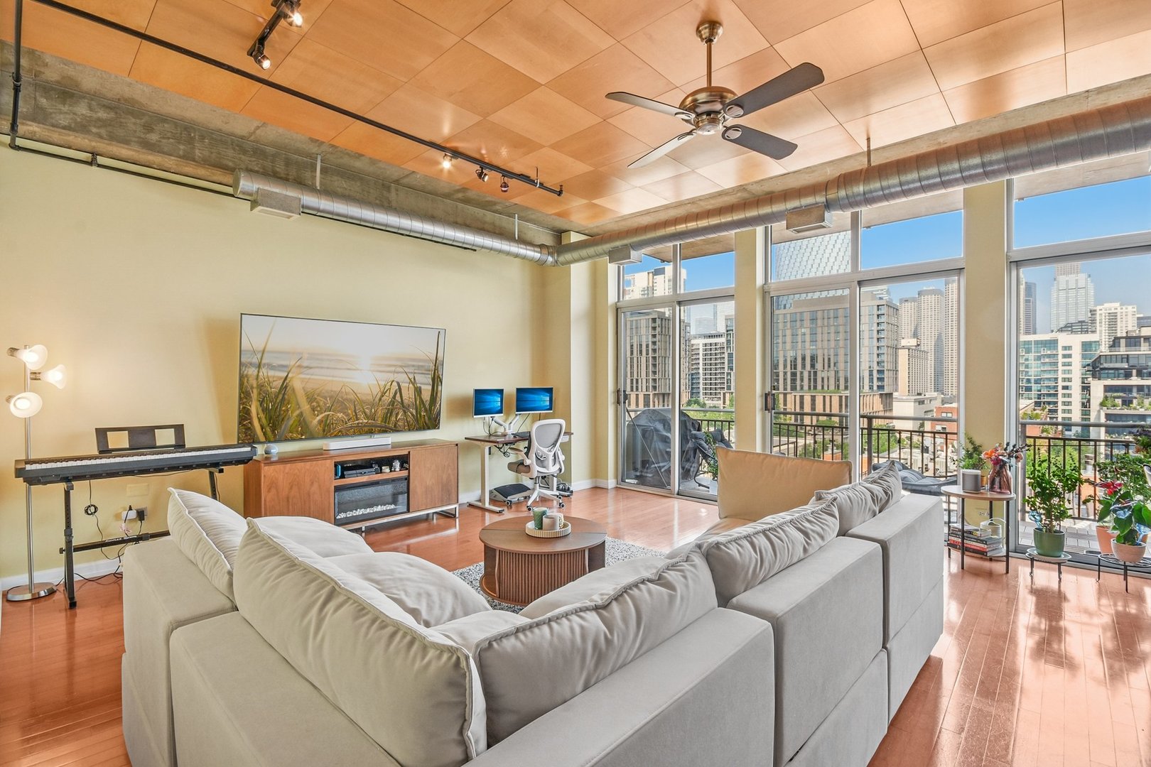 111 S Morgan Street 825