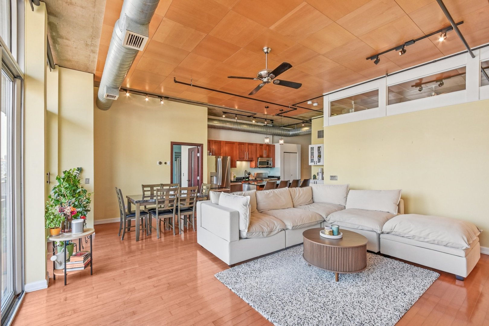 111 S Morgan Street 825