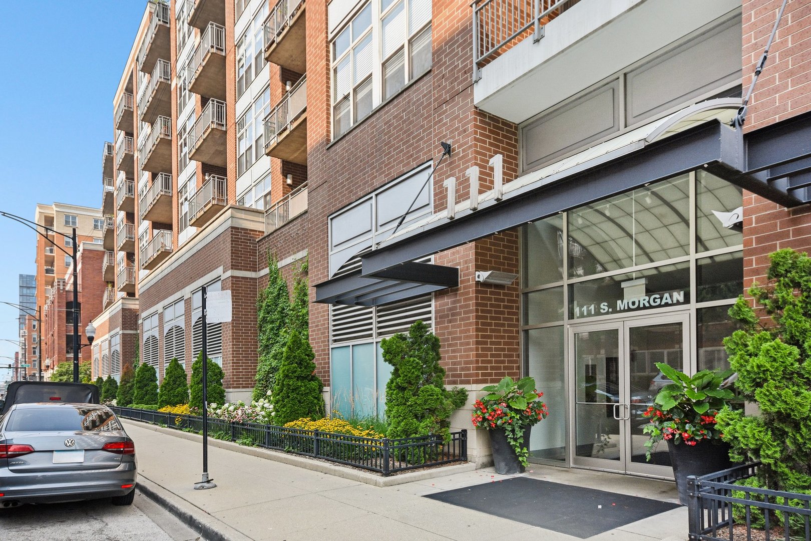 111 S Morgan Street 825
