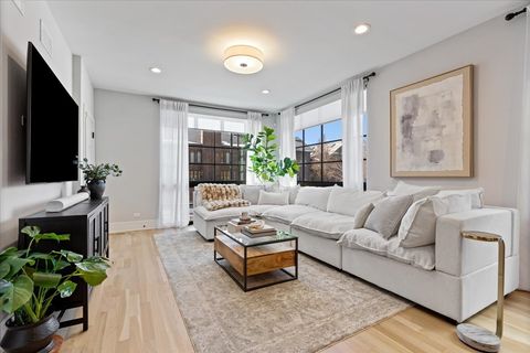 Tiny photo for 1833 N Larrabee Street #1, Chicago, IL 60614 (MLS # 12554563)