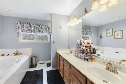 Tiny photo for 1146 Pember Circle, West Dundee, IL 60118 (MLS # 12558401)