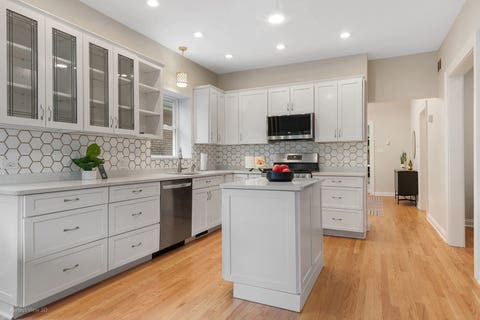 Tiny photo for 5257 N Laporte Avenue, Chicago, IL 60630 (MLS # 12728613)