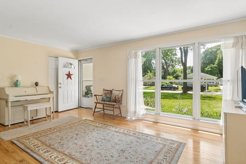 Tiny photo for 2102 George Street, Rolling Meadows, IL 60008 (MLS # 12699359)