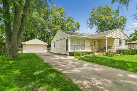 Photo of 2102 George Street, Rolling Meadows, IL 60008 (MLS # 12699359)