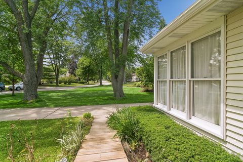 Tiny photo for 2102 George Street, Rolling Meadows, IL 60008 (MLS # 12699359)