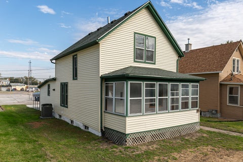 Photo of 717 17th Avenue, East Moline, IL 61244 (MLS # 12791511)