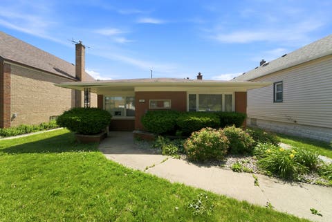 Photo of 13227 S Escanaba Avenue, Chicago, IL 60633 (MLS # 12727074)