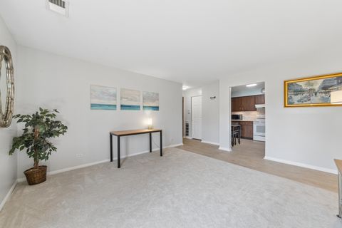 Tiny photo for 611 W Central Road #A4, Mount Prospect, IL 60056 (MLS # 12604680)