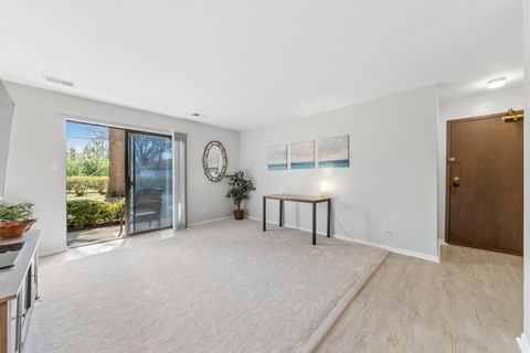 Tiny photo for 611 W Central Road #A4, Mount Prospect, IL 60056 (MLS # 12604680)