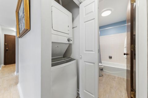 Tiny photo for 611 W Central Road #A4, Mount Prospect, IL 60056 (MLS # 12604680)