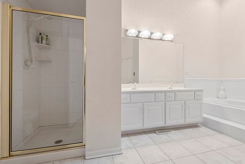 Tiny photo for 18332 Pond View Court, Tinley Park, IL 60477 (MLS # 12517453)