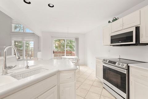 Tiny photo for 18332 Pond View Court, Tinley Park, IL 60477 (MLS # 12517453)