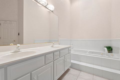 Tiny photo for 18332 Pond View Court, Tinley Park, IL 60477 (MLS # 12517453)