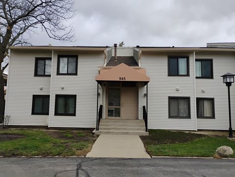 Tiny photo for 945 Commonwealth Court #4, Vernon Hills, IL 60061 (MLS # 12603980)