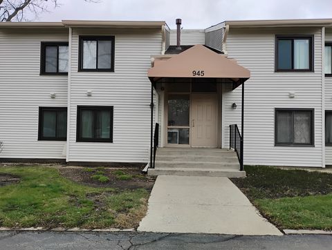 Tiny photo for 945 Commonwealth Court #4, Vernon Hills, IL 60061 (MLS # 12603980)
