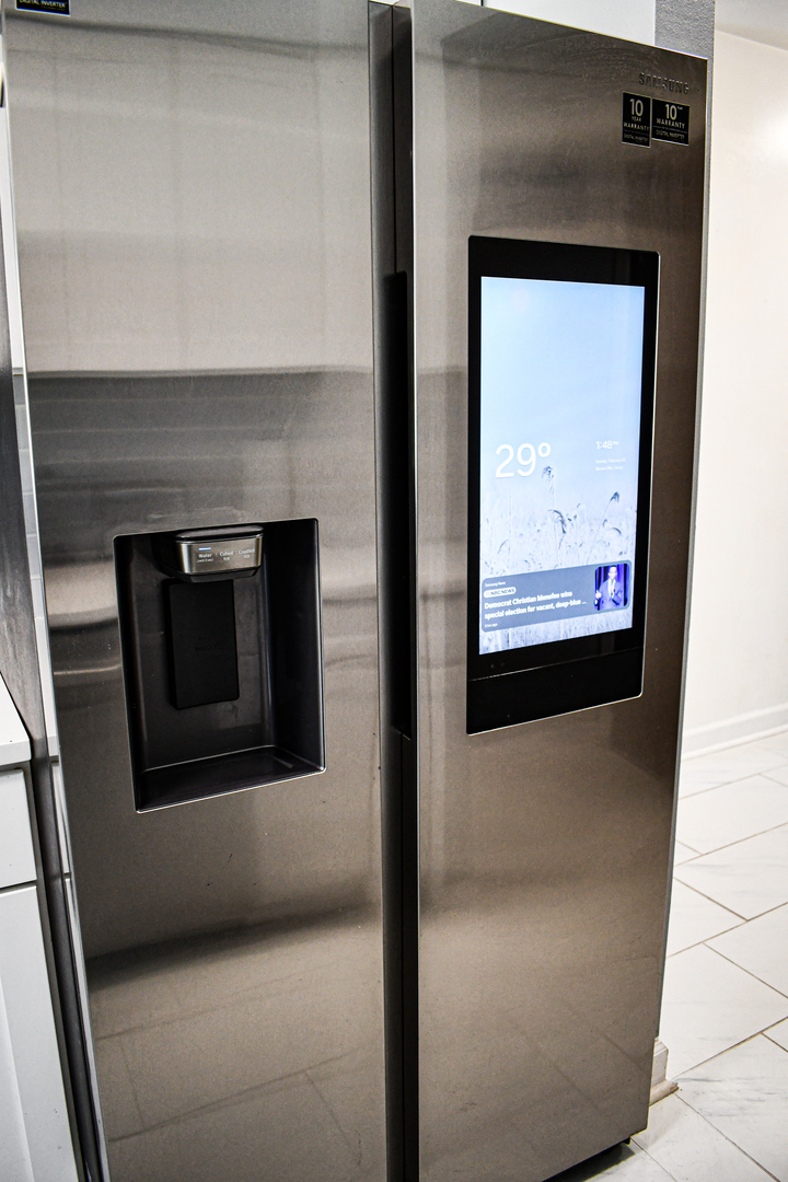 945 Commonwealth Court 4