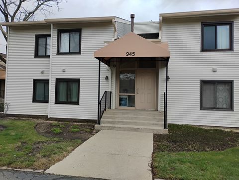 Tiny photo for 945 Commonwealth Court #4, Vernon Hills, IL 60061 (MLS # 12603980)