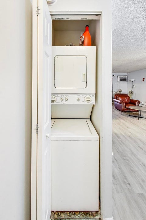 Tiny photo for 121 Gregory Street #7, Aurora, IL 60504 (MLS # 12583617)