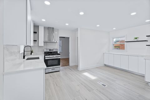 Tiny photo for 5253 S Mobile Avenue, Chicago, IL 60638 (MLS # 12505420)