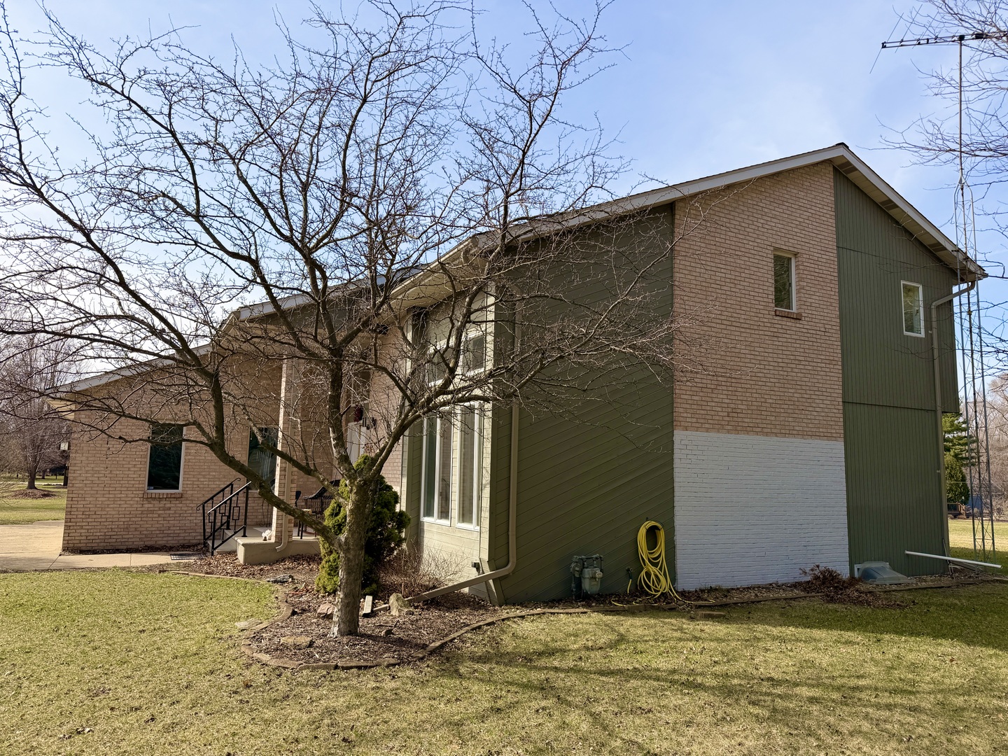 120 W Grandin Road