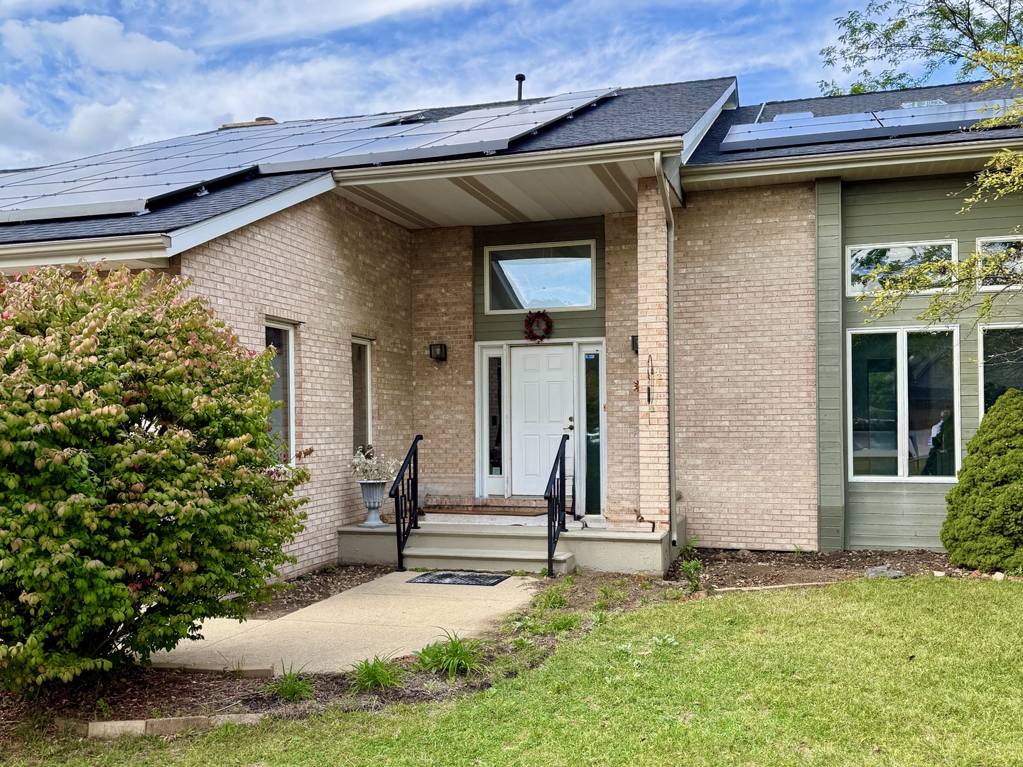 120 W Grandin Road