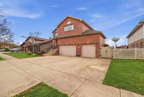 Tiny photo for 5733 W 97th Street, Oak Lawn, IL 60453 (MLS # 12689609)