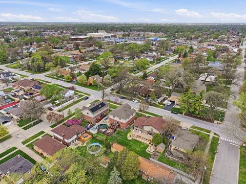 Tiny photo for 5733 W 97th Street, Oak Lawn, IL 60453 (MLS # 12689609)