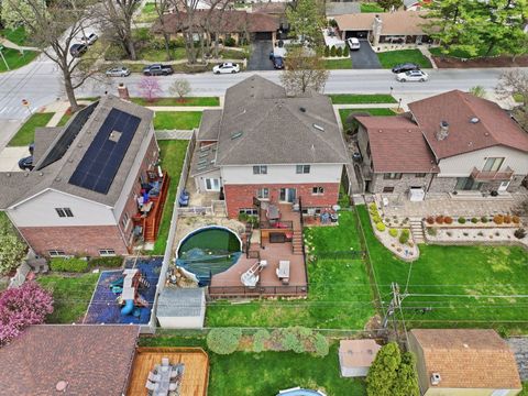 Tiny photo for 5733 W 97th Street, Oak Lawn, IL 60453 (MLS # 12689609)