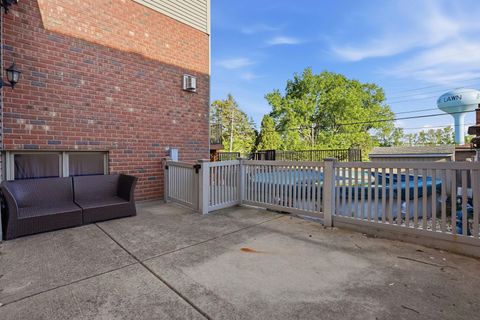 Tiny photo for 5733 W 97th Street, Oak Lawn, IL 60453 (MLS # 12689609)