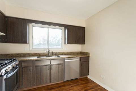 Tiny photo for 1756 Plymouth Court #B, Wheaton, IL 60189 (MLS # 12600564)