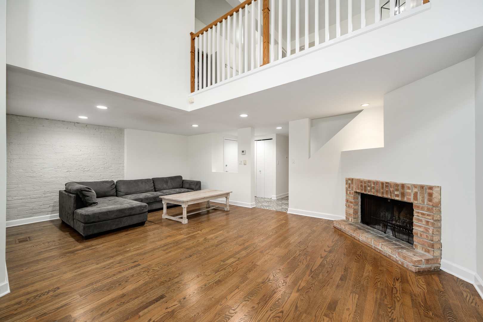 2007 N Seminary Avenue A