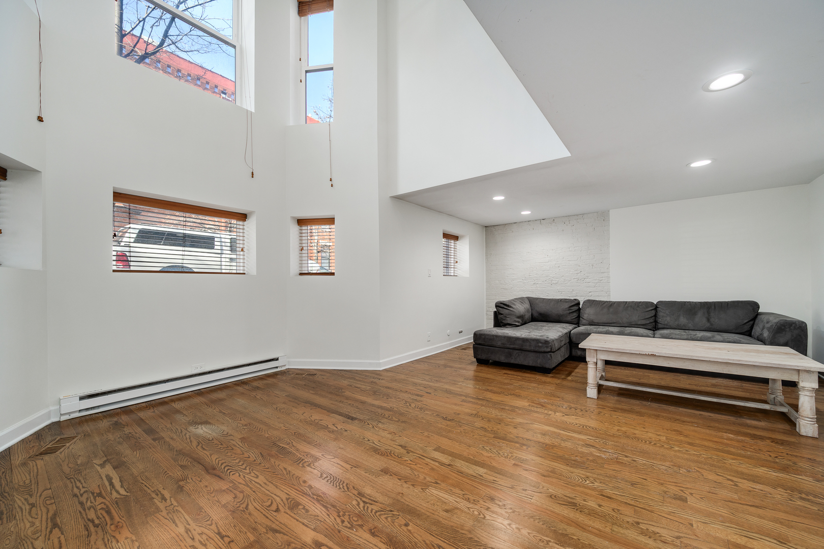 2007 N Seminary Avenue A