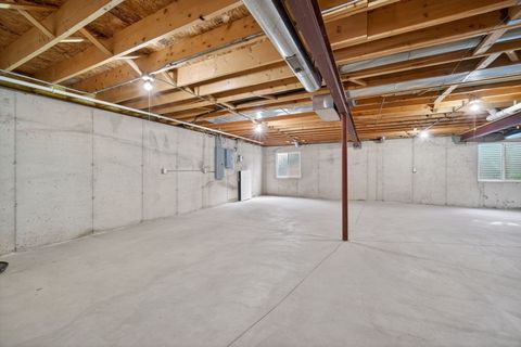 Tiny photo for 215 Alexandra Court, North Aurora, IL 60542 (MLS # 12547651)