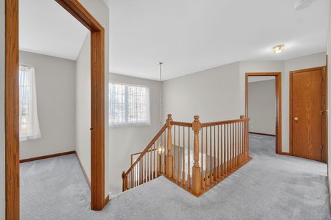 Tiny photo for 215 Alexandra Court, North Aurora, IL 60542 (MLS # 12547651)