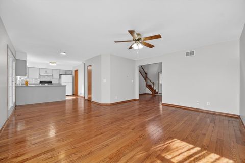 Tiny photo for 215 Alexandra Court, North Aurora, IL 60542 (MLS # 12547651)