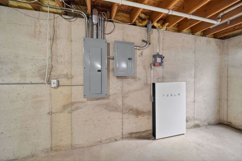 Tiny photo for 215 Alexandra Court, North Aurora, IL 60542 (MLS # 12547651)