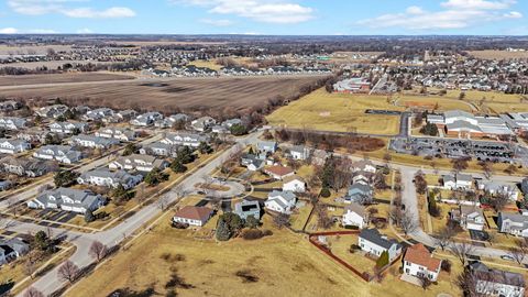 Tiny photo for 215 Alexandra Court, North Aurora, IL 60542 (MLS # 12547651)