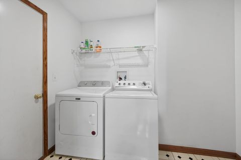 Tiny photo for 215 Alexandra Court, North Aurora, IL 60542 (MLS # 12547651)