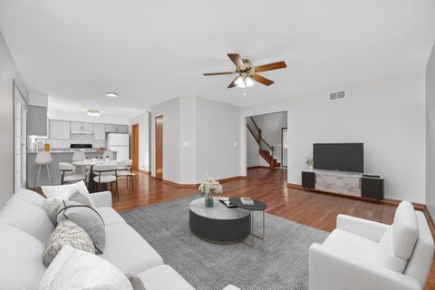 Tiny photo for 215 Alexandra Court, North Aurora, IL 60542 (MLS # 12547651)