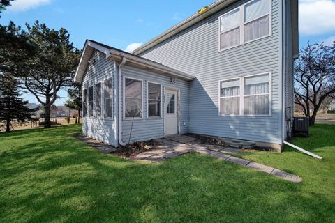 Tiny photo for 215 Alexandra Court, North Aurora, IL 60542 (MLS # 12547651)