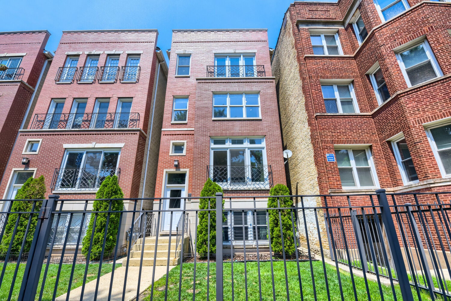 932 W George Street 1