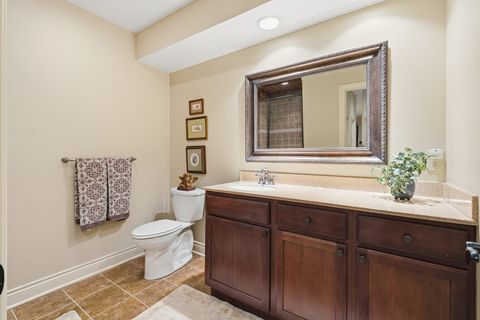 Tiny photo for 26 Chippiannock Place, Rock Island, IL 61201 (MLS # 100000676)