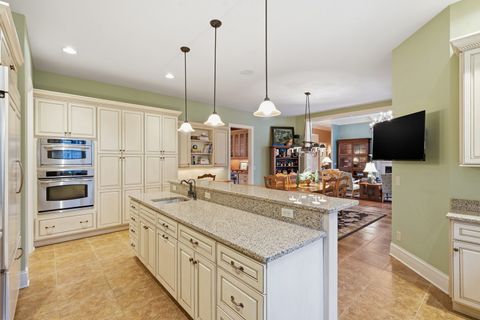 Tiny photo for 26 Chippiannock Place, Rock Island, IL 61201 (MLS # 100000676)